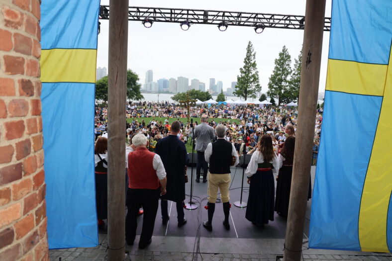 Crowd 2